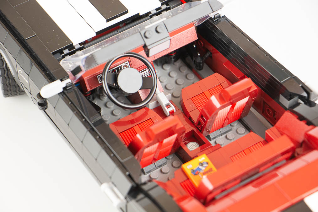 10304 ICONS Chevrolet Camaro Z 28 12