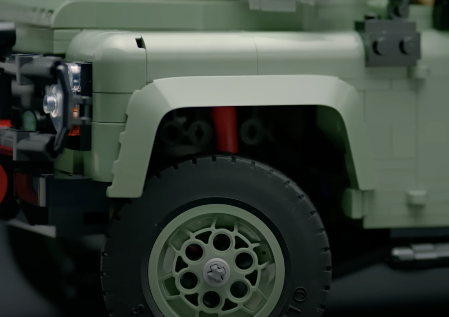 LEGO Icons 10317 Land Rover Classic Defender 90 Wheel Arch