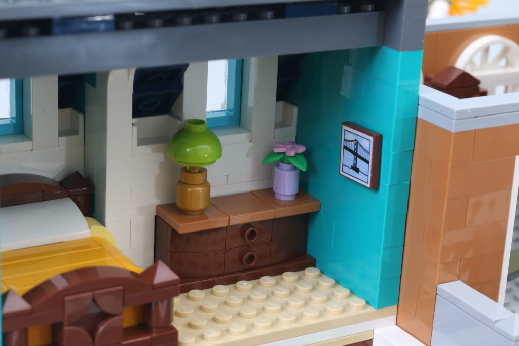 LEGO Creator Expert 10270 Bookshop review 22