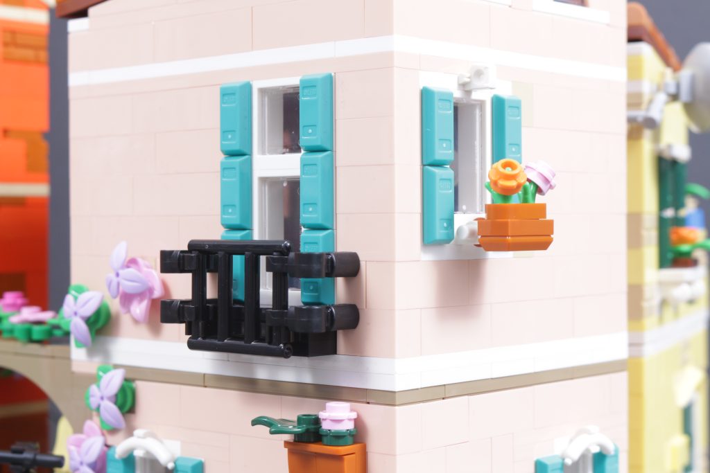 LEGO Ideas 21359 Italian Riviera review 29 1024x683