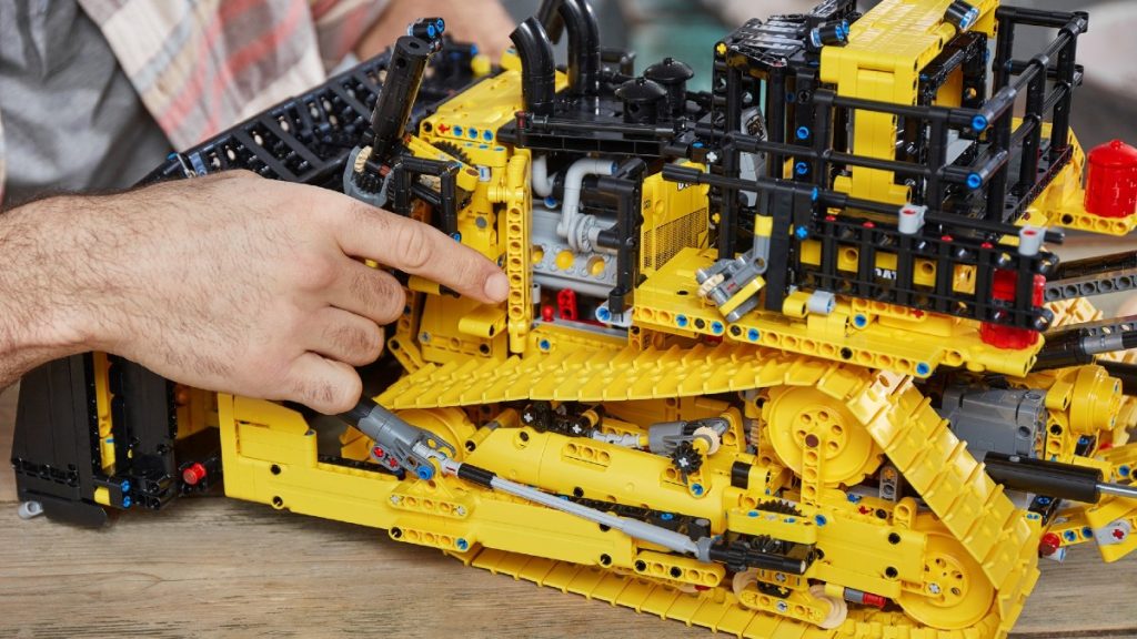 LEGO Technic 42131 bulldozer lifestyle side featured 1024x576