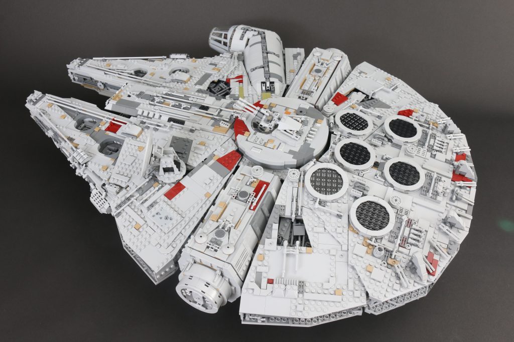 LEGO Star Wars 75192 UCS Ultimate Collectors Series Millennium Falcon review 6 1024x683