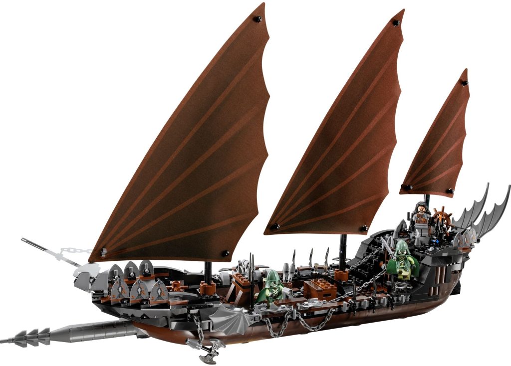 LEGO Lord of the Rings 79008 Pirate Ship Ambush Side View 1024x734