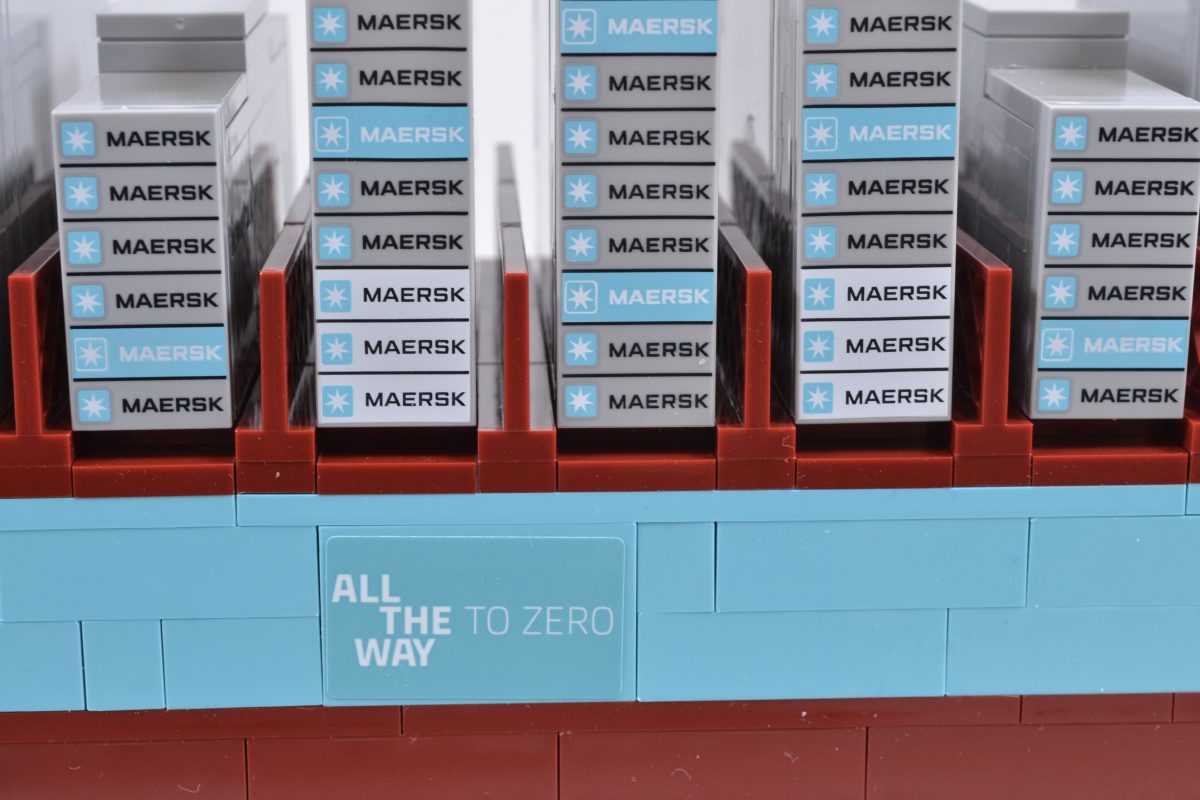 LEGO 40955 Maersk Dual Fuel Container Vessel 10 1 1200x800