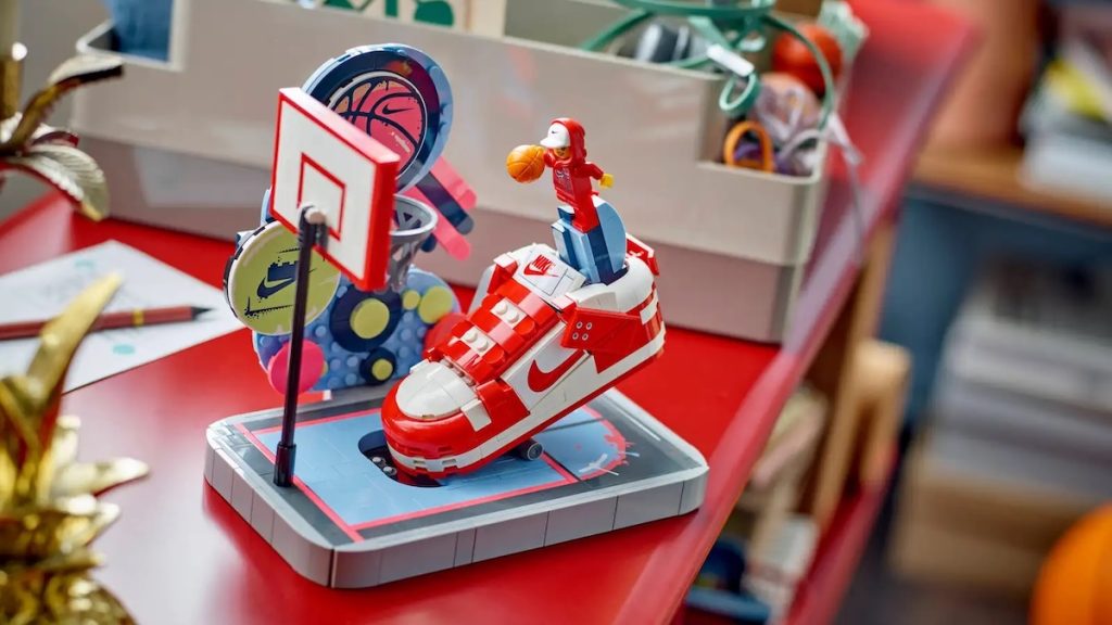 LEGO Nike 43021 Lifestyle featured 1024x576