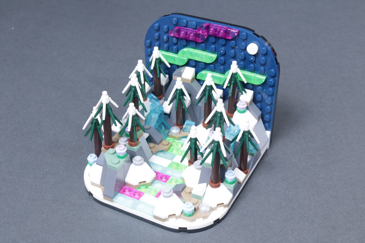 LEGO 40785 Northern Lights Diorama gift with purchase review 3 1200x800