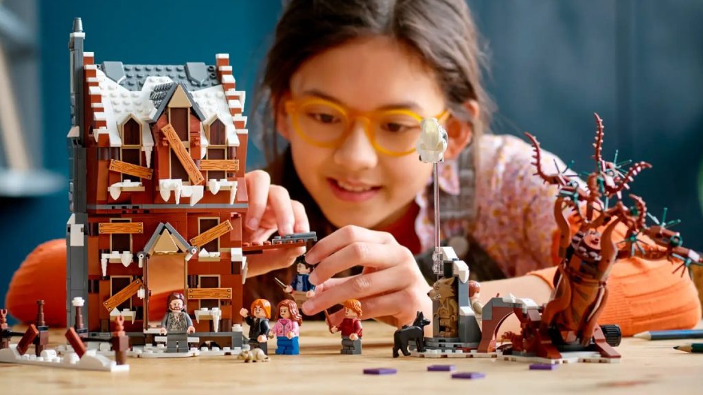 LEGO Harry Potter 76407 The Shrieking Shack Whomping Willow lifestyle featured 1024x576