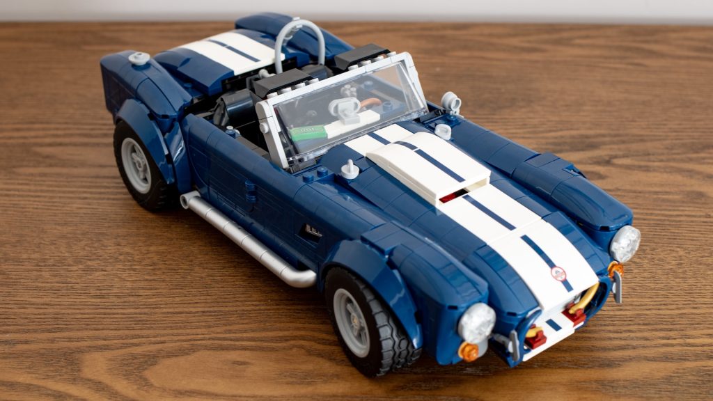 LEGO ICONS Shelby Cobra 427 SC 10357 f 1024x576