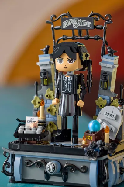 LEGO Wednesday 76780 Wednesday Addams Figure 11