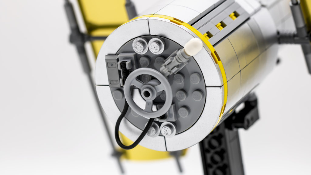 Lego Creator Expert 10283 NASA Space Shuttle Discovery 9