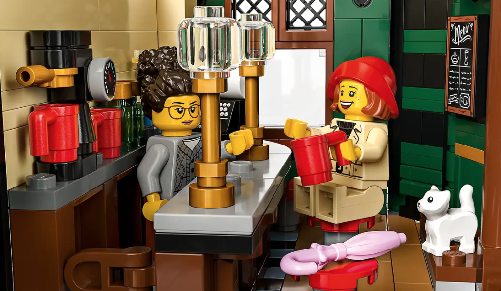LEGO Icons 10350 Tudor Corner The Old Guarded Inn 2 1024x596