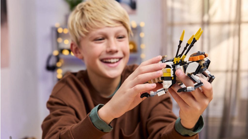 LEGO Horizons 77037 Aloy Varl vs. Shell Walker Sawtooth lifestyle 3 1024x576