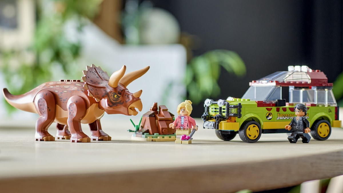 LEGO Jurassic Park 76959 Triceratops Research lifestyle featured
