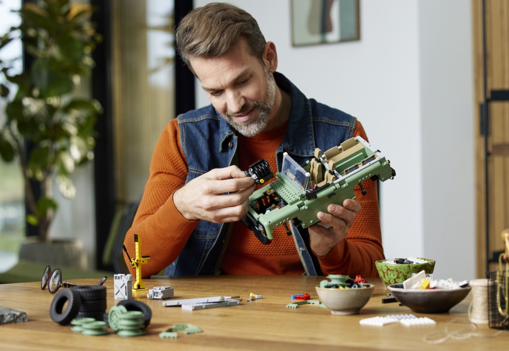 LEGO Icons 10317 Land Rover Classic Defender 90 visual tour 2 1024x707