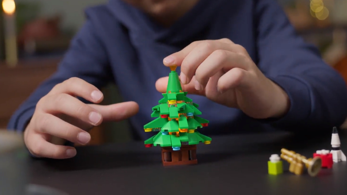 LEGO Winter Village Collection 10293 Santa’s Visit features a unique tree