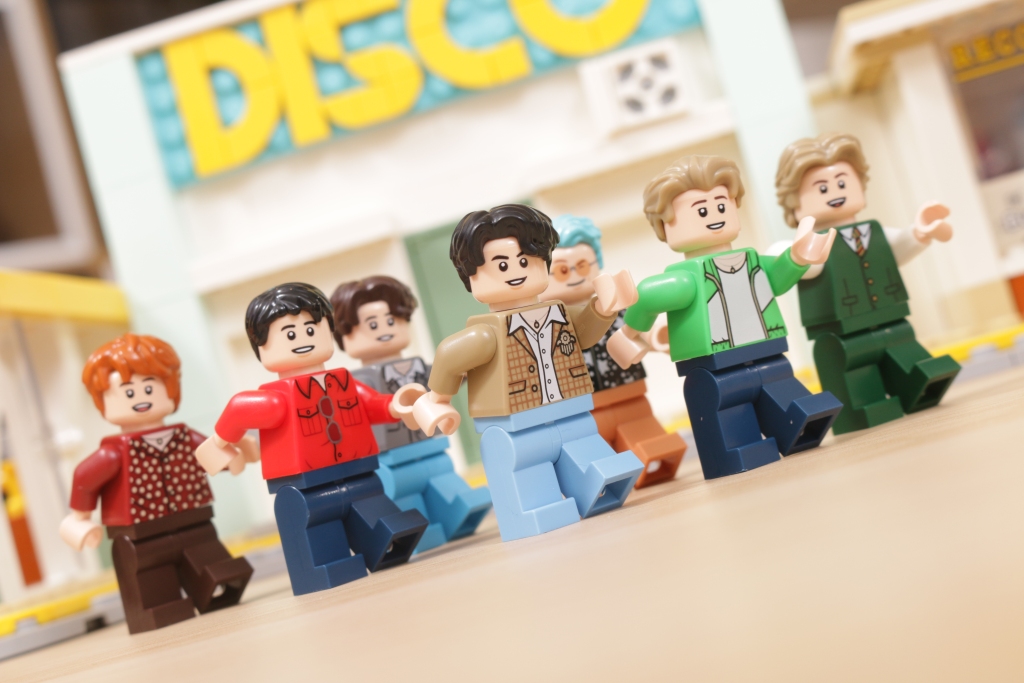 LEGO Ideas 21339 BTS Dynamite Bangtan Boys Jin Suga j hope RM Jimin V Jung Kook review 42 1024x683
