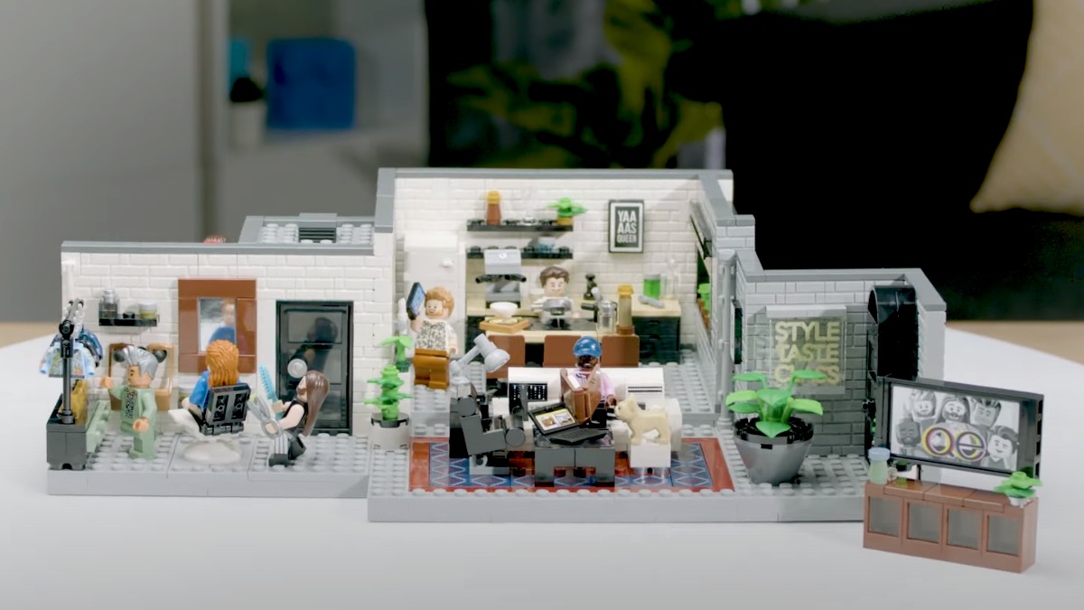 LEGO for Adults 10291 Queer Eye – The Fab 5 Loft designer video released
