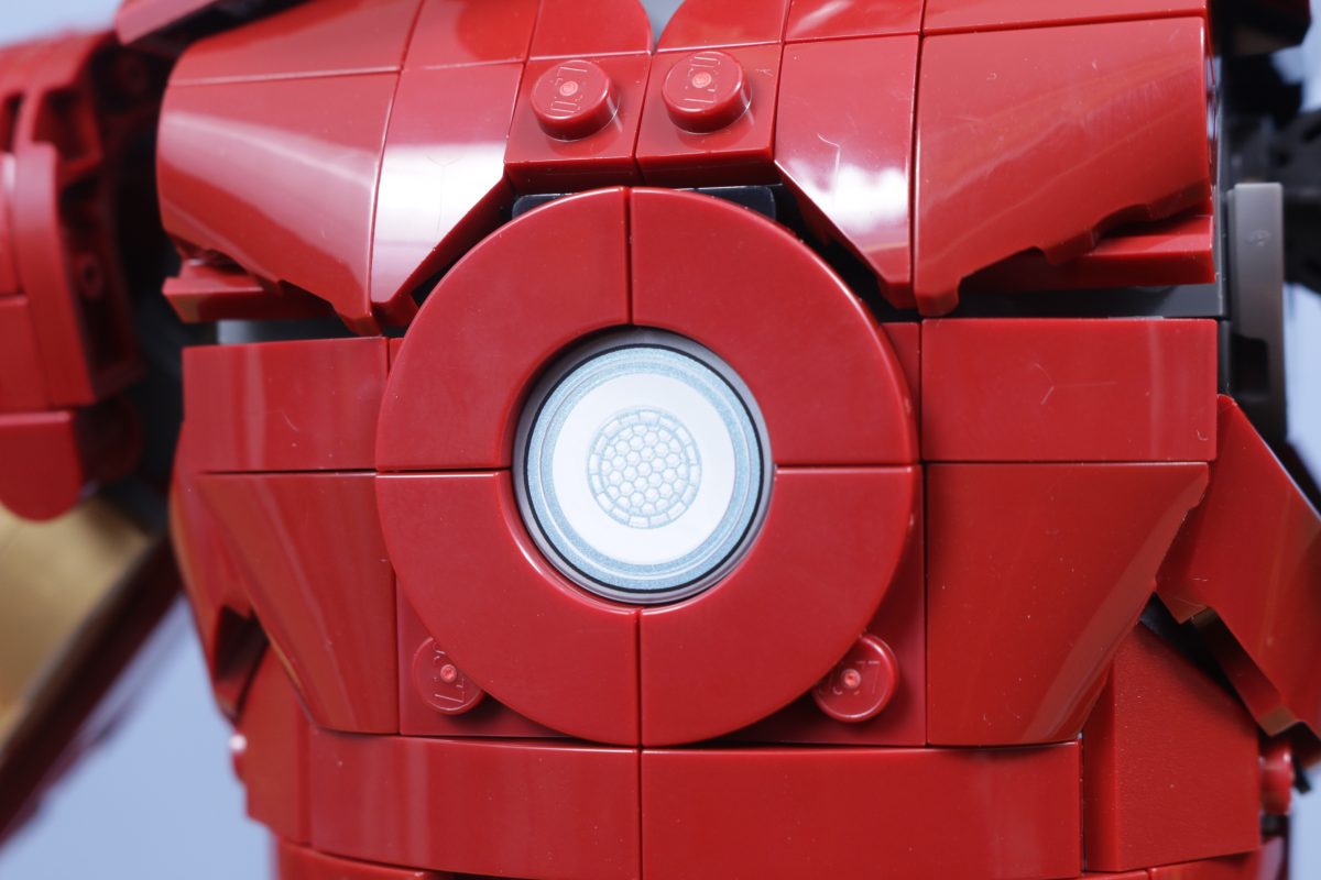 LEGO Marvel 76344 Iron Man Mark 3 Collectors Edition review 64 1200x800