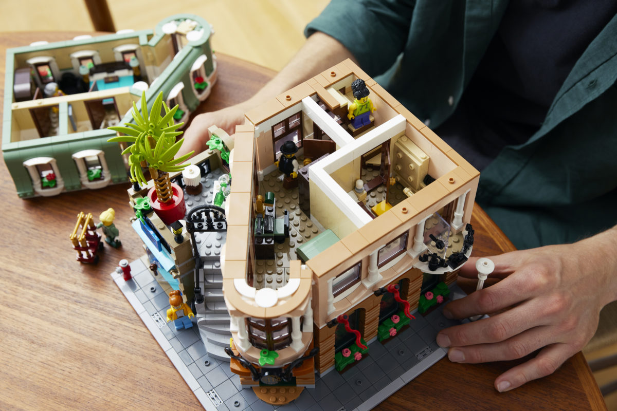 LEGO for Adults 10297 Boutique Hotel 26