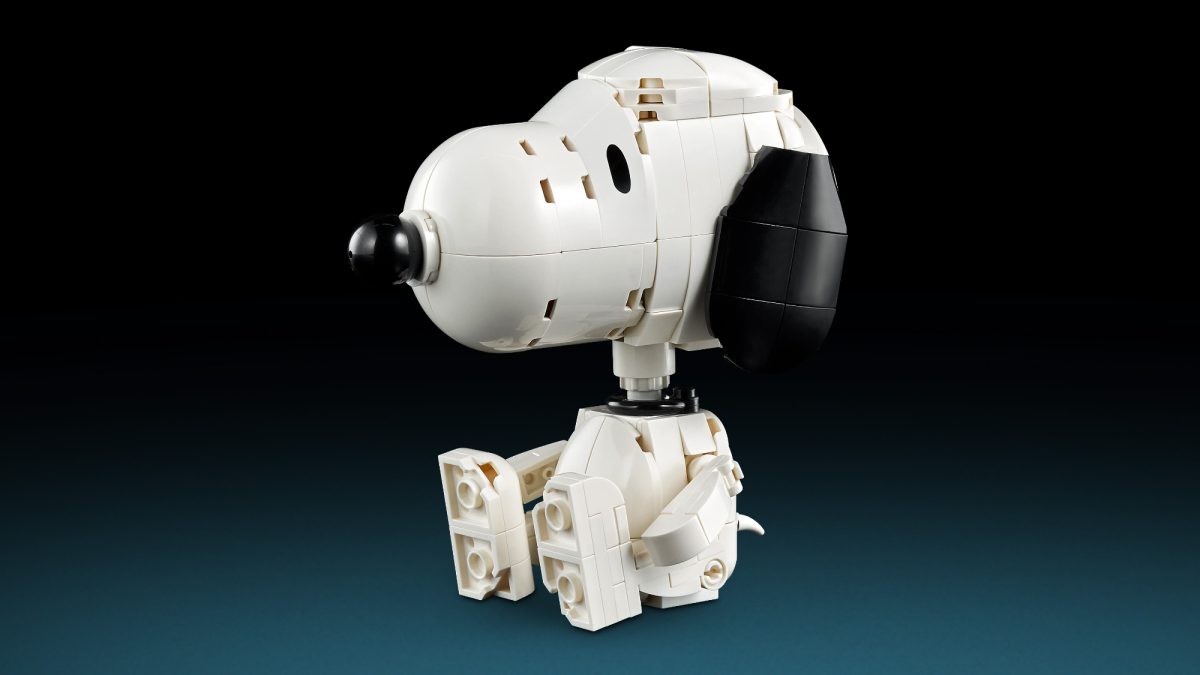 LEGO Ideas 21368 Peanuts – Snoopys Doghouse 23 1200x675