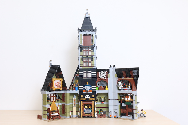 LEGO Fairground Collection 10273 Haunted House review 47
