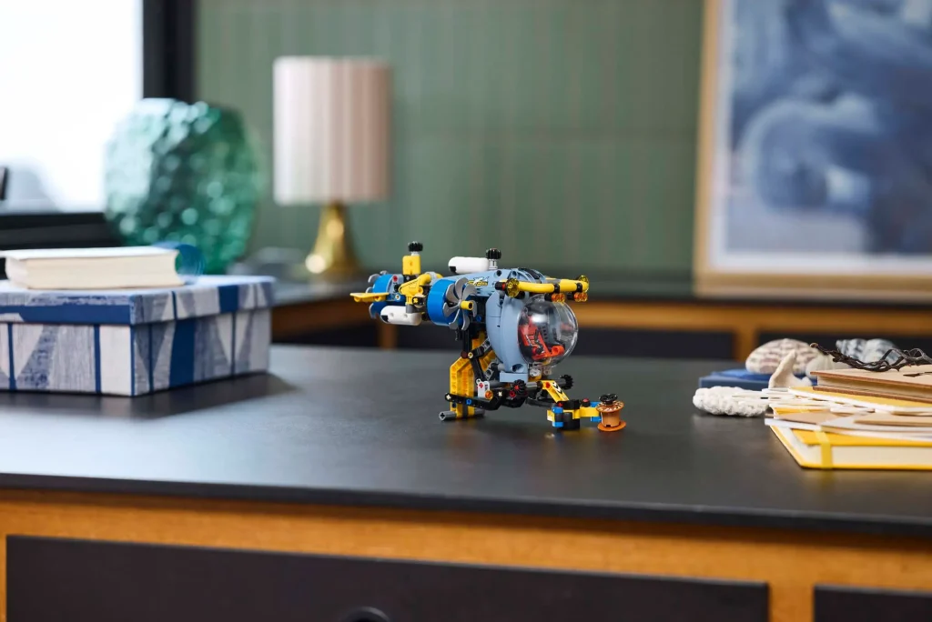 LEGO Technic 42201 Deep Sea Research Submarine 13 1024x684