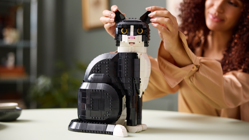 LEGO Ideas 21349 Tuxedo Cat featured 1024x576