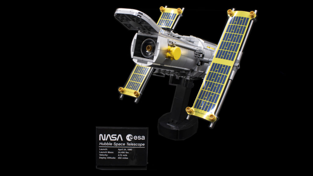Lego Creator Expert 10283 NASA Space Shuttle Discovery HUBBLE ON BLACK