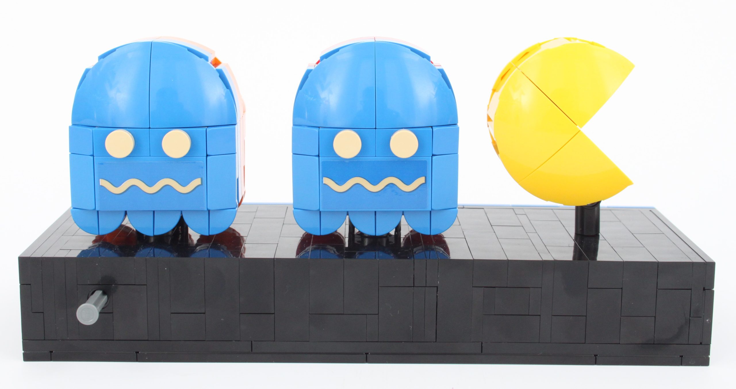 LEGO Icons 10323 PAC MAN Arcade review 42 scaled