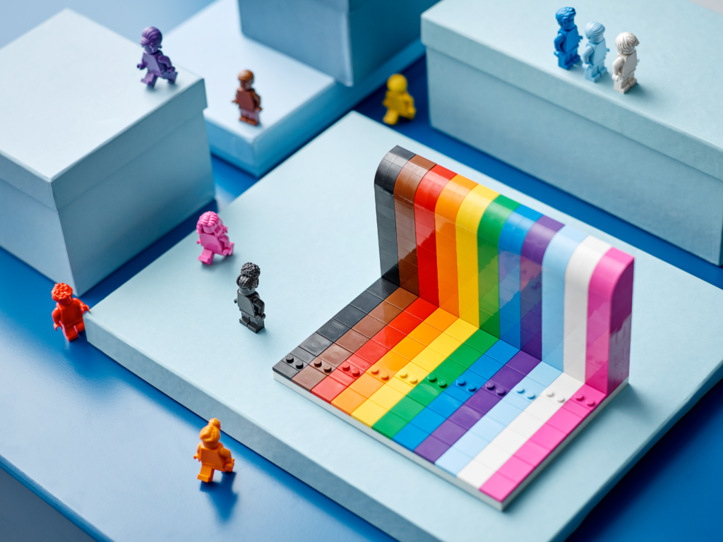 LEGO 40516 Everyone is Awesome 18