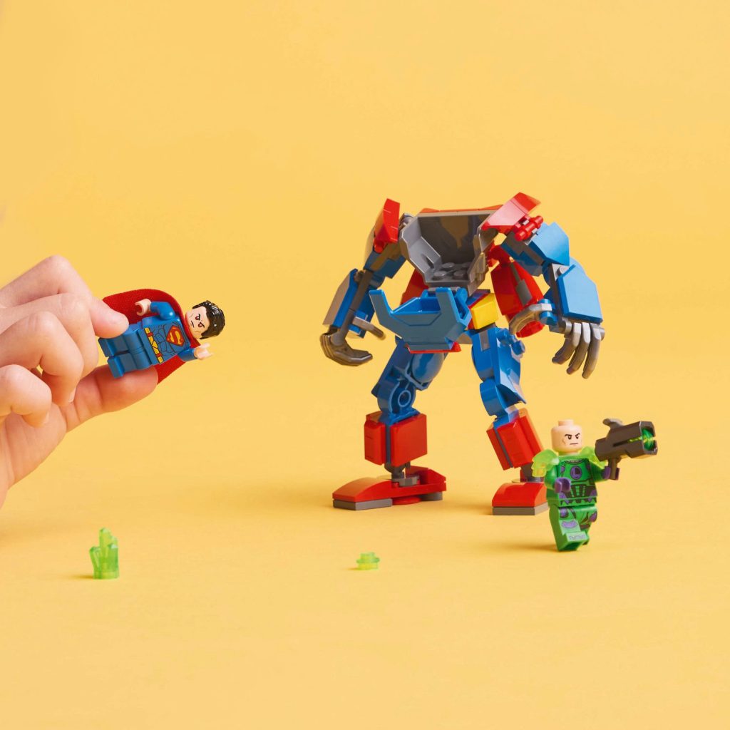 LEGO 76302 Marvel Mech Supermana kontra Lex Luthor Lifestyle 3 1024x1024