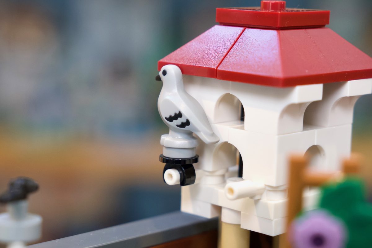 LEGO Icons 11371 Shopping Street review 10 1200x800