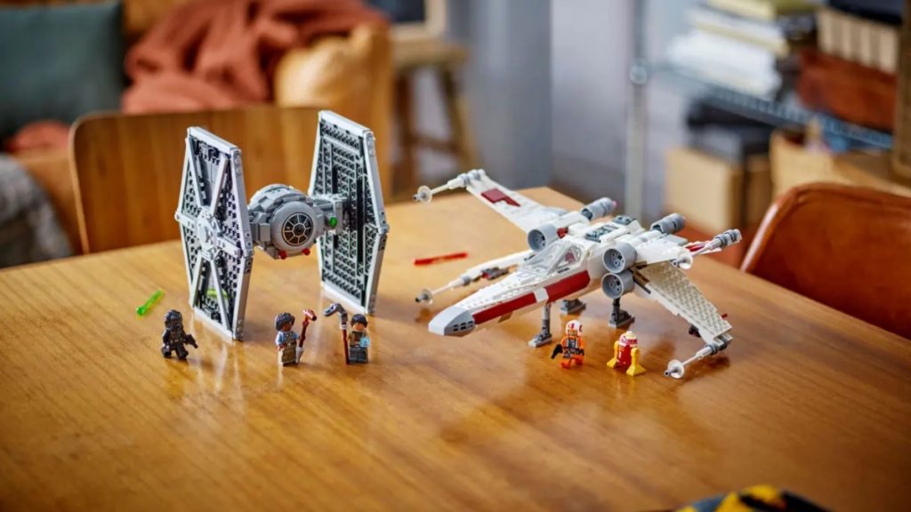 LEGO Star Wars 75393 TIE Fighter X Wing Mash up featured 1024x576