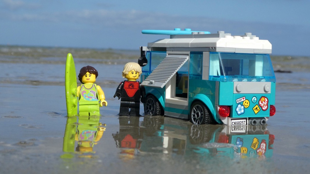 Brick Pic of the Day: Surfers on the Beach