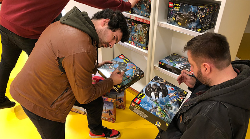 Signed LEGO boxes available in the LEGO House