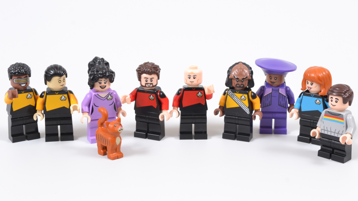 LEGO Star Trek Enterprise NCC-1701-D minifigures hands-on review