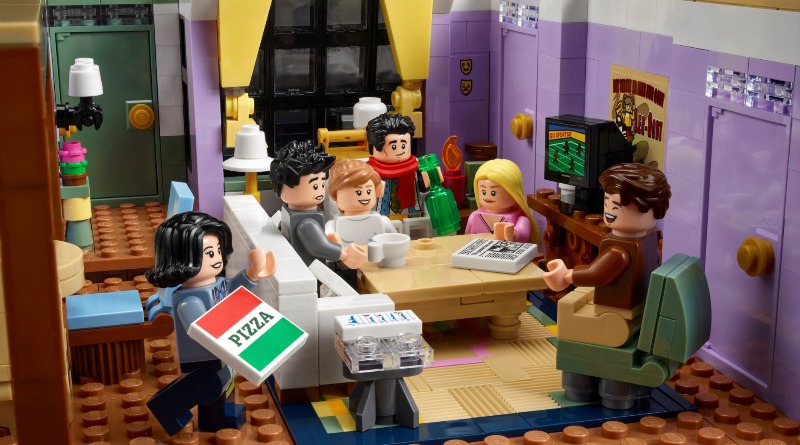 8 missing Friends references from LEGO 10292 The Friends Apartments