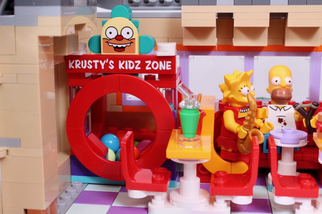 LEGO Icons 10352 The Simpsons Krusty Burger review 18 1024x683