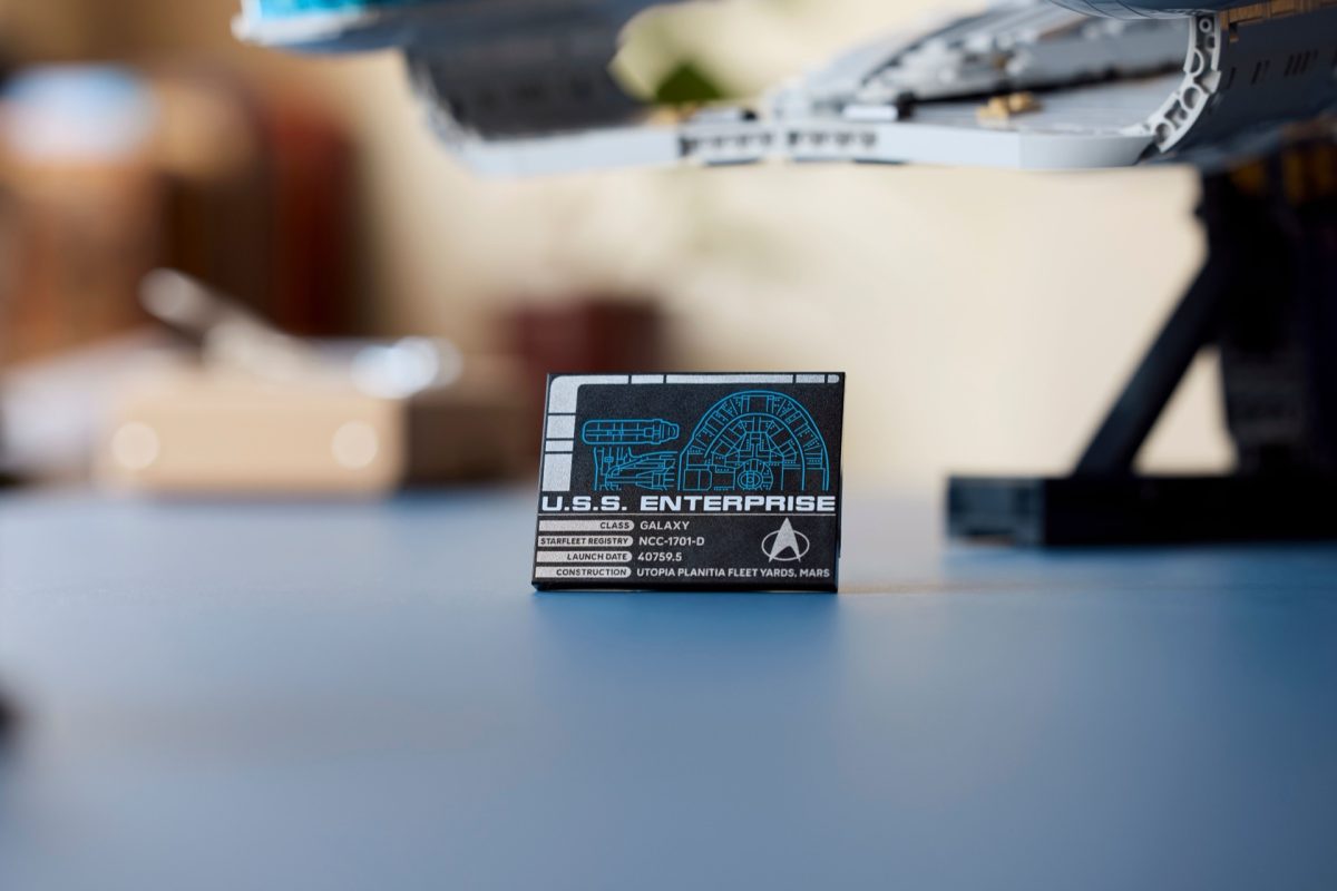 LEGO Icons 10356 U.S.S. Enterprise NCC 1701 D 16 1200x800