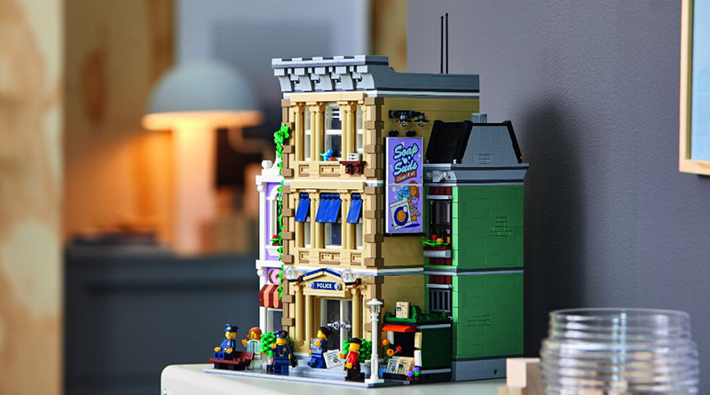 LEGO Modular Buildings Collection 10278 Police Station out today