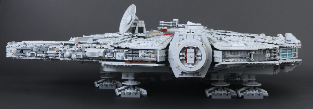 LEGO Star Wars 75192 UCS Ultimate Collectors Series Millennium Falcon review 17
