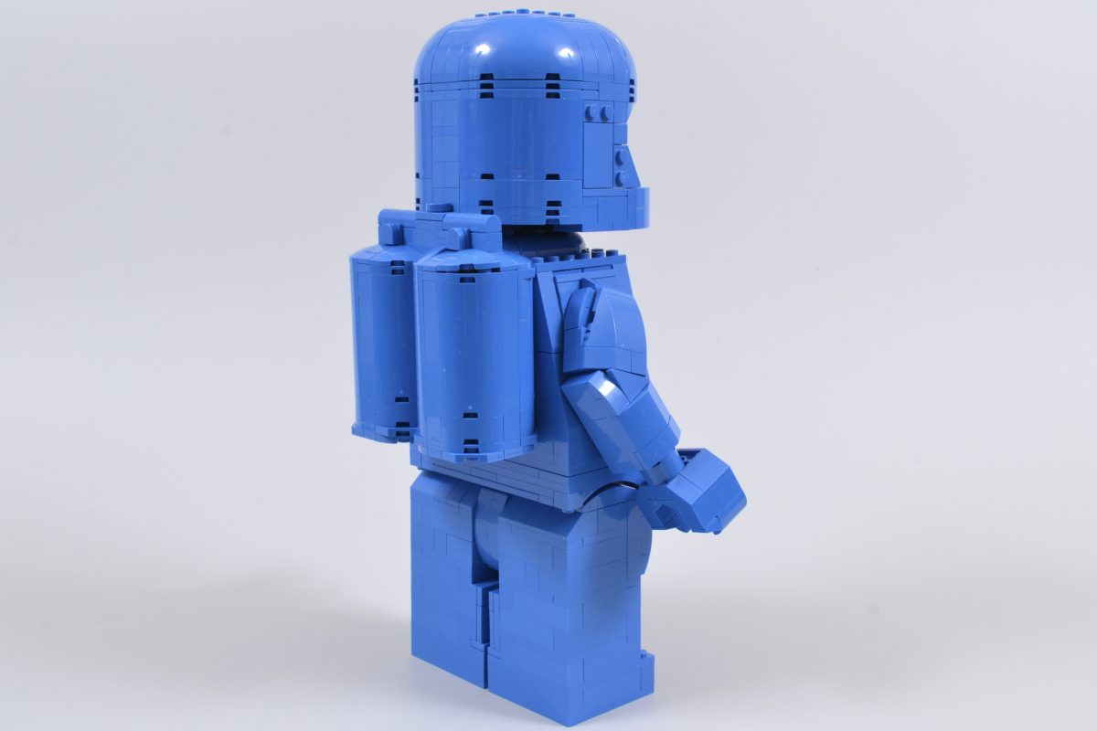 LEGO 40921 Up Scaled Blue Astronaut Minifigure 9 1200x800