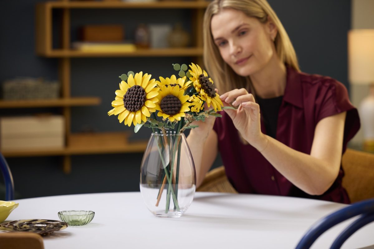 LEGO Botanicals 11502 Sunflower Bouquet 12 1200x800