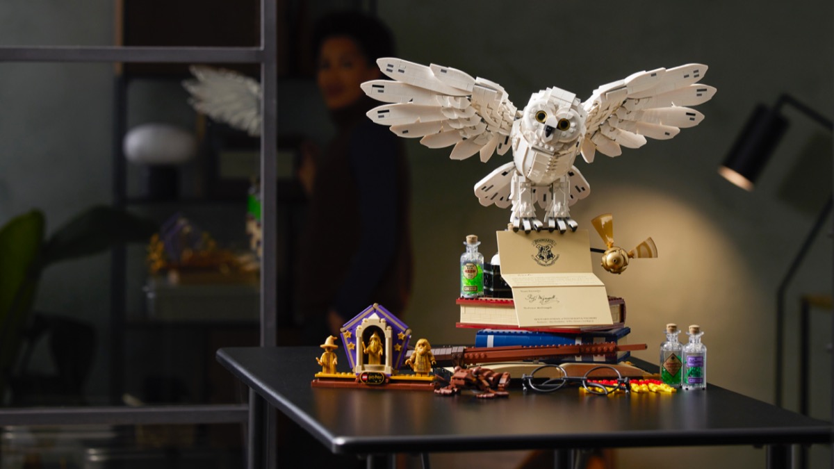 LEGO Harry Potter 76391 Hogwarts Icons Collectors’ Edition delayed in North America