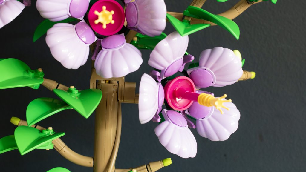 Lego botanicals 10372 Hibiscus 4 1024x576