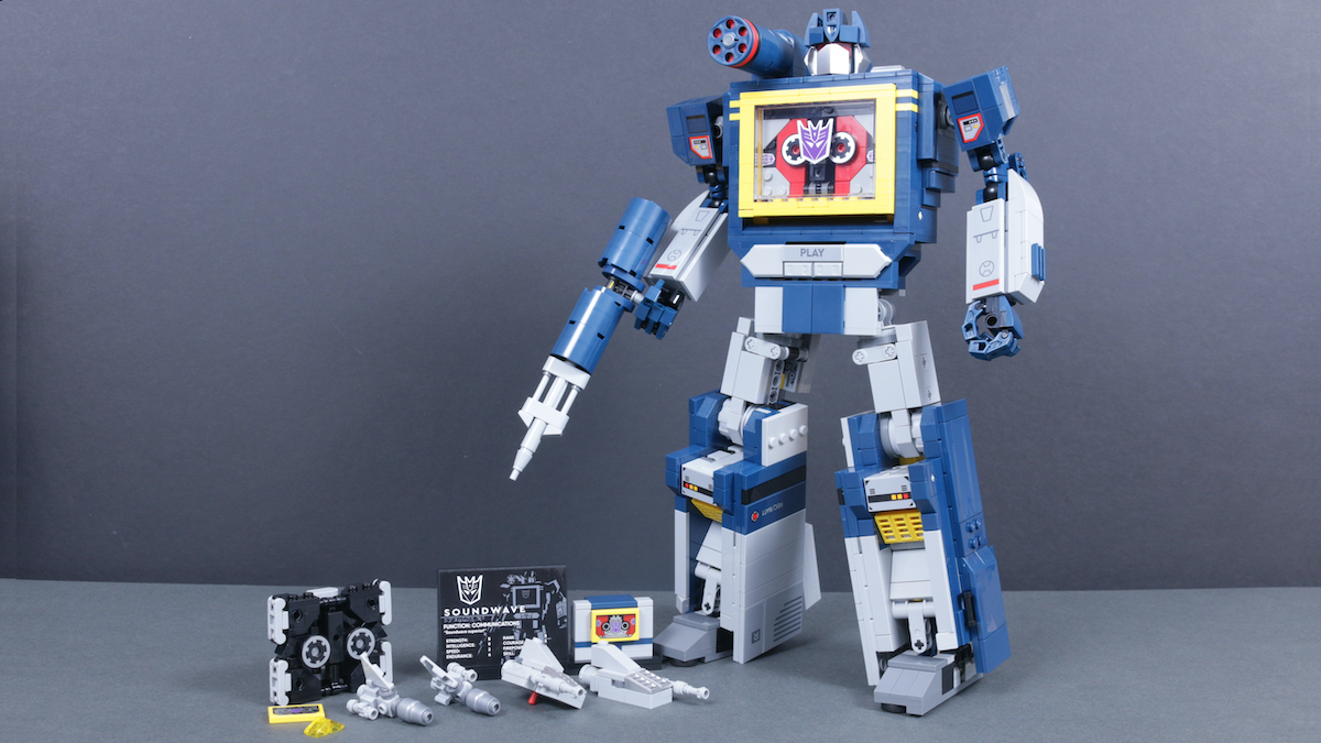 LEGO Icons Transformers 10358 Soundwave review