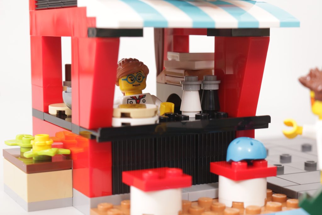 LEGO City 60380 Downtown review 10 1024x683