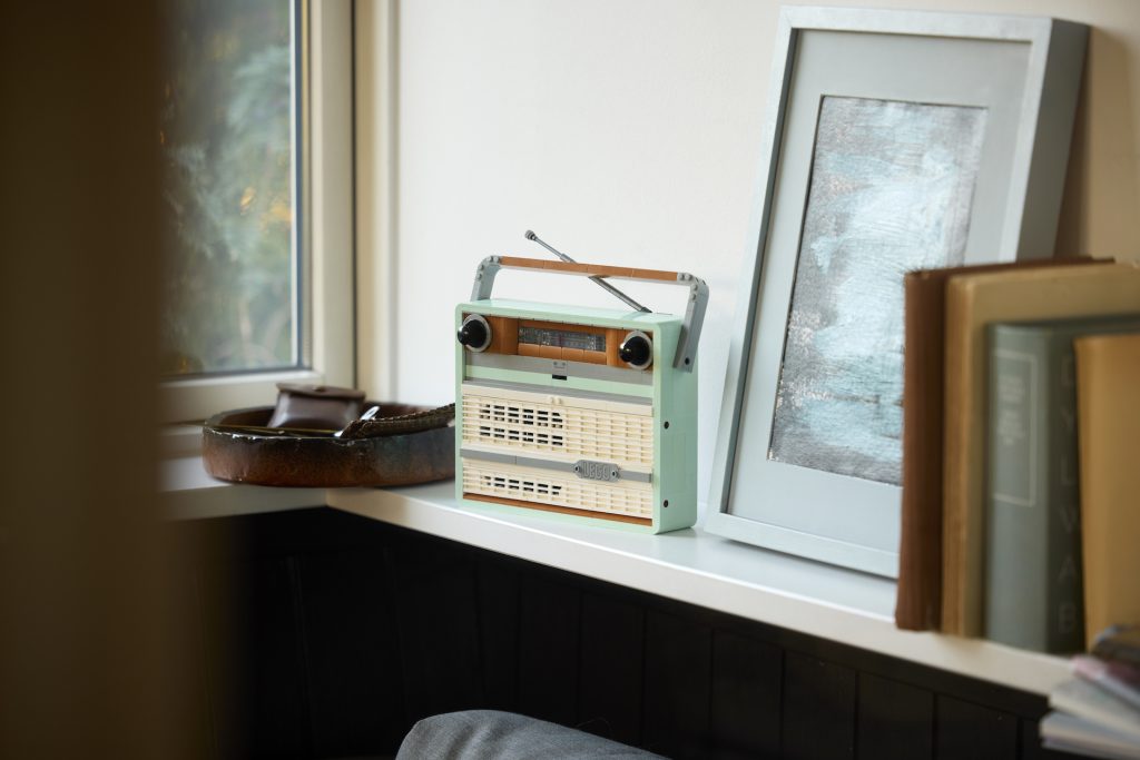LEGO Icons 10334 Retro Radio 23 1024x683