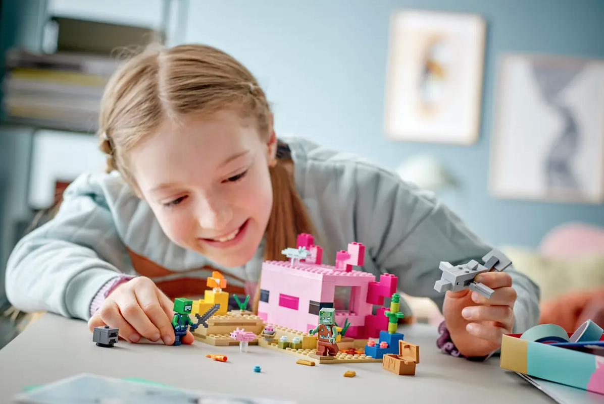 LEGO Minecraft 21247 The Axolotl House 6
