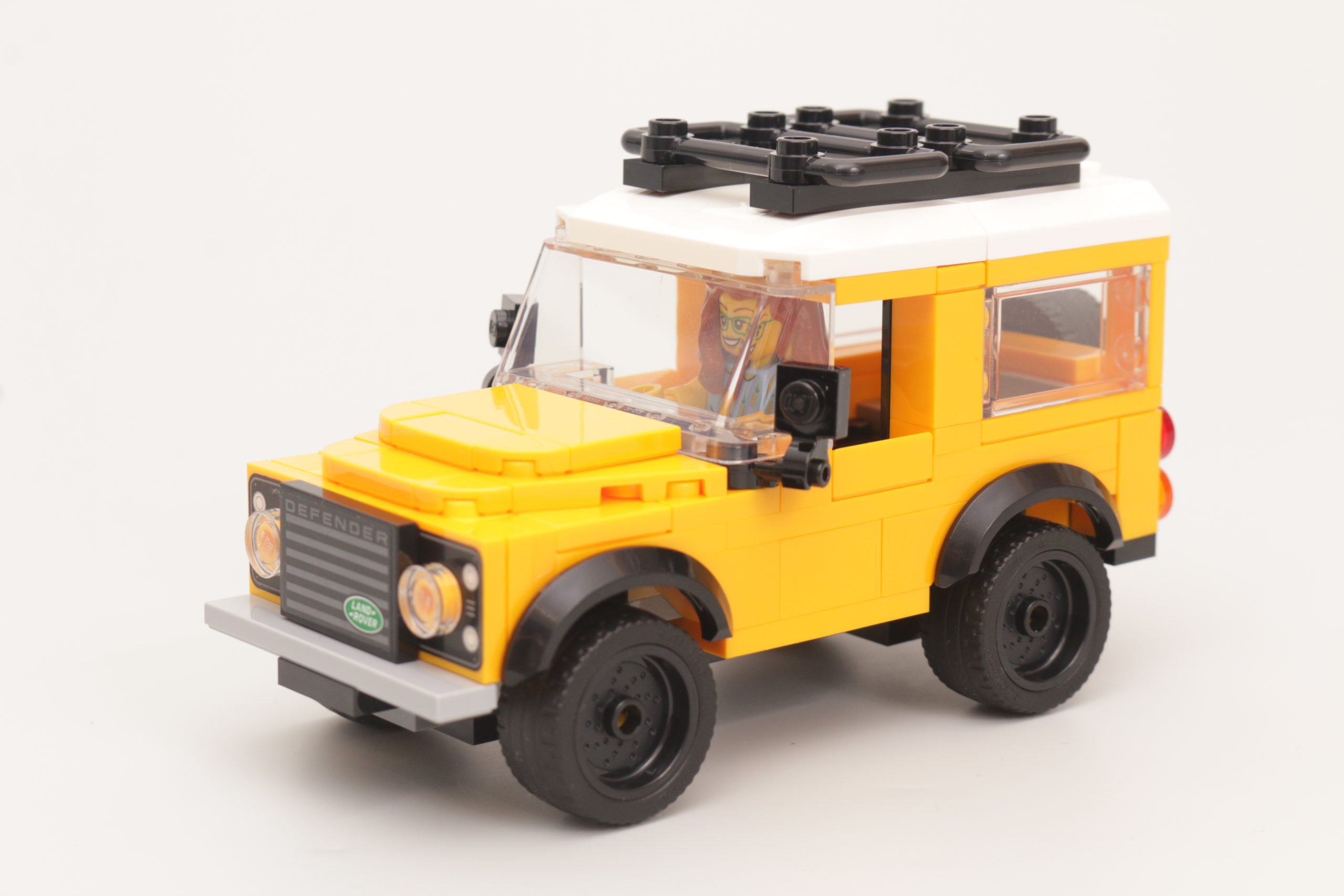 LEGO Creator 40650 Land Rover Classic Defender review 1 scaled